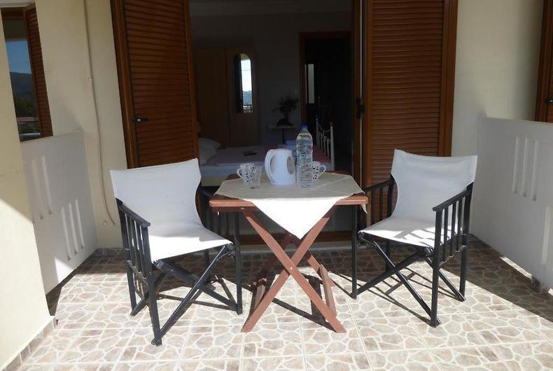 Anesis Apartments Agia Marina  Exterior photo