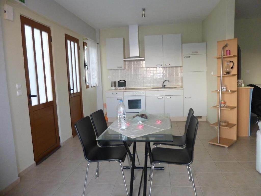 Anesis Apartments Agia Marina  Exterior photo