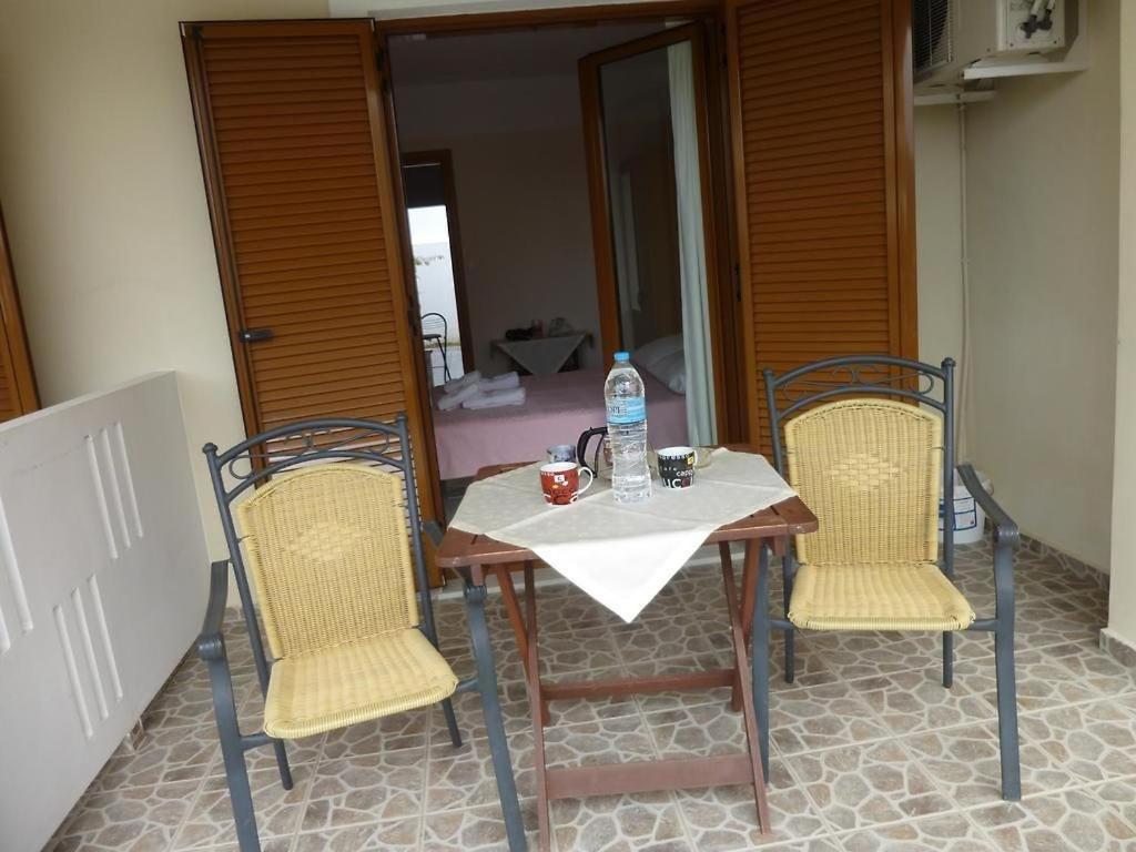 Anesis Apartments Agia Marina  Exterior photo